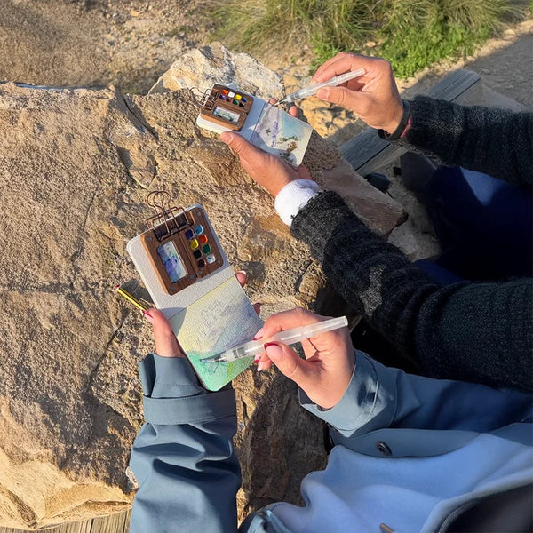 WalnutSketch 8 – Travel Watercolor Palette Set